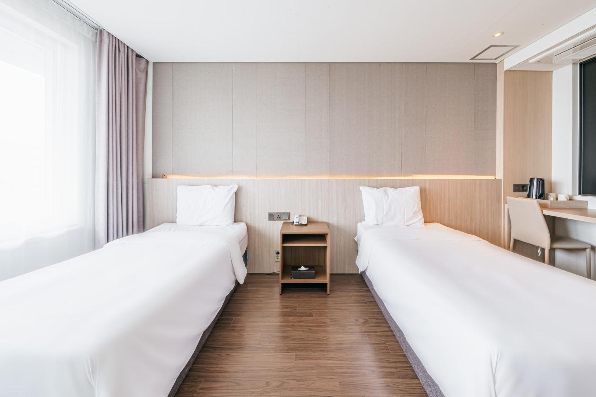 The First70 Hotel Seogwipo Ngoại thất bức ảnh