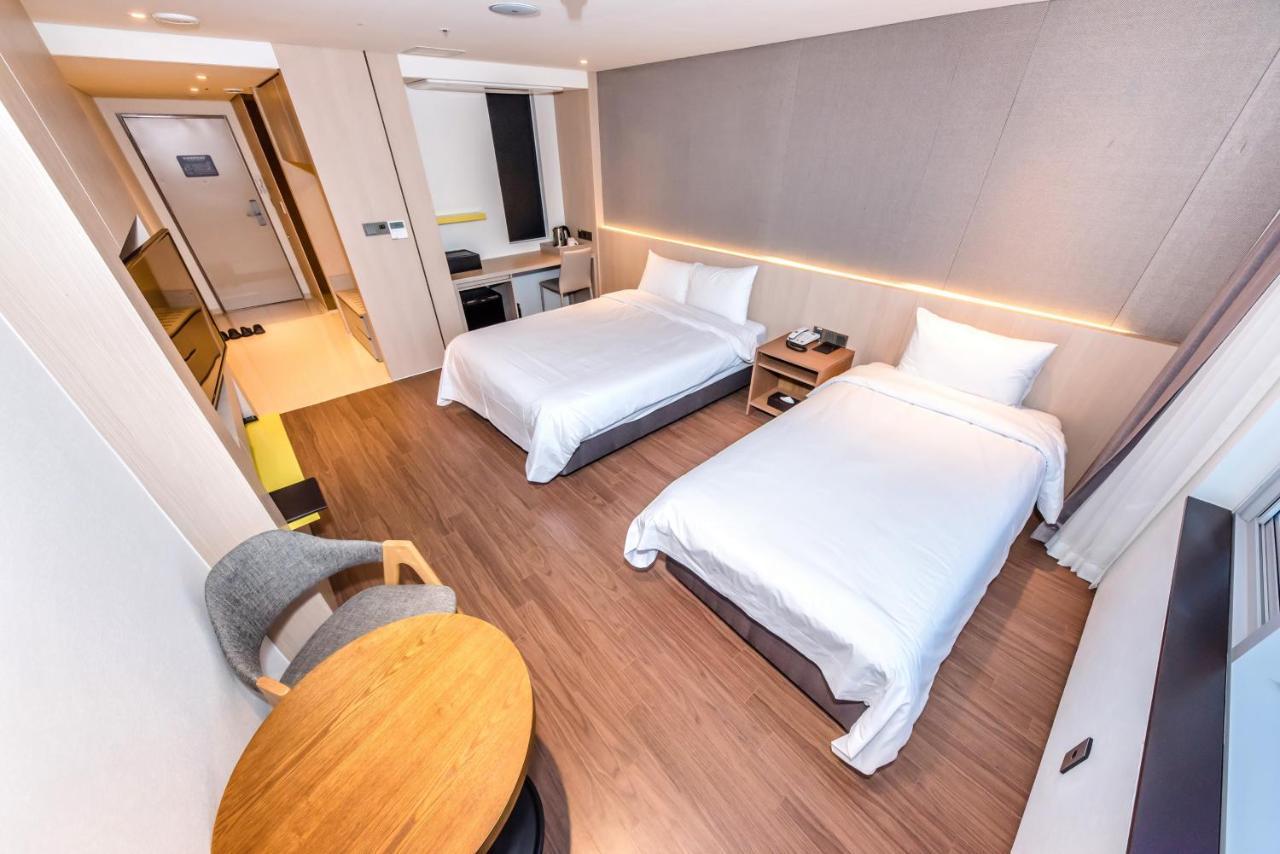 The First70 Hotel Seogwipo Ngoại thất bức ảnh
