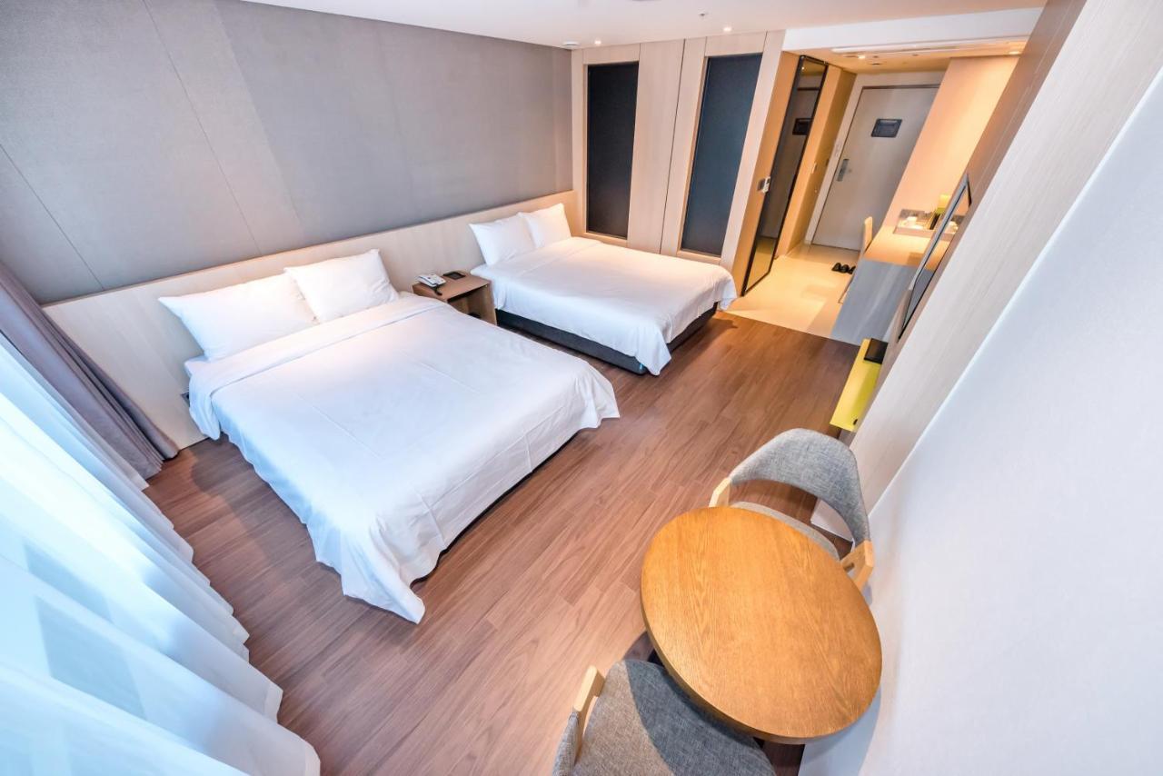 The First70 Hotel Seogwipo Ngoại thất bức ảnh