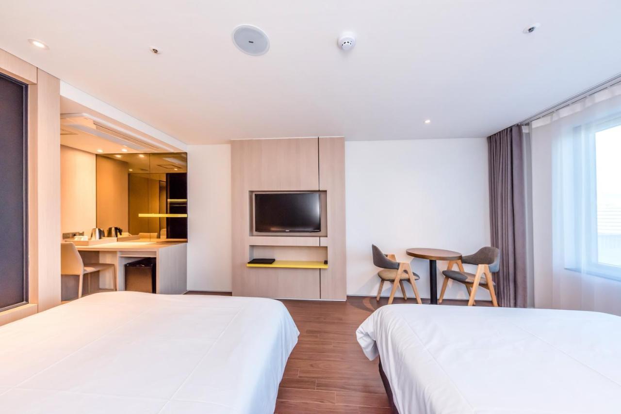 The First70 Hotel Seogwipo Ngoại thất bức ảnh